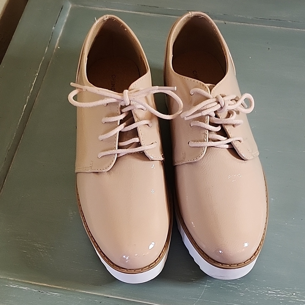 Chinese Laundry Tan and White Flats Minimalist Design